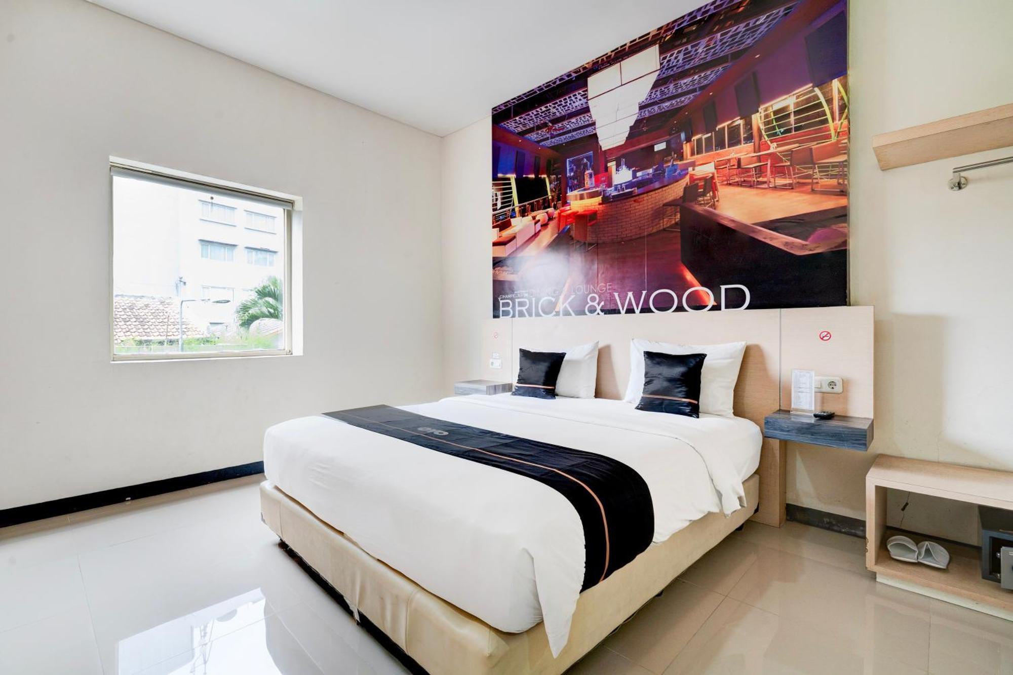Townhouse Oak Cihampelas Near Ciwalk Formerly Promenade Hotel Bandung Exterior foto
